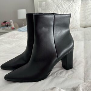 Elegant Black Ankle Boots